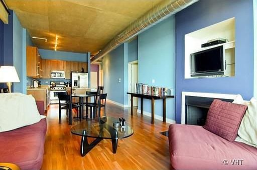 3rd image of 1305 S Michigan Ave APT 1413