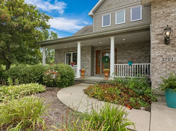 3701 Creekside Ct, Winthrop Harbor, IL 60096