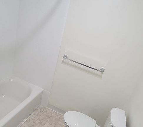 5th image of 18520 Prairie St APT 9