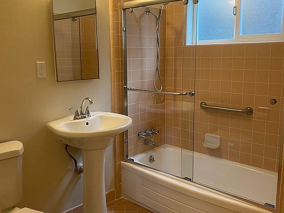 4th image of 520 Grand Ave #6