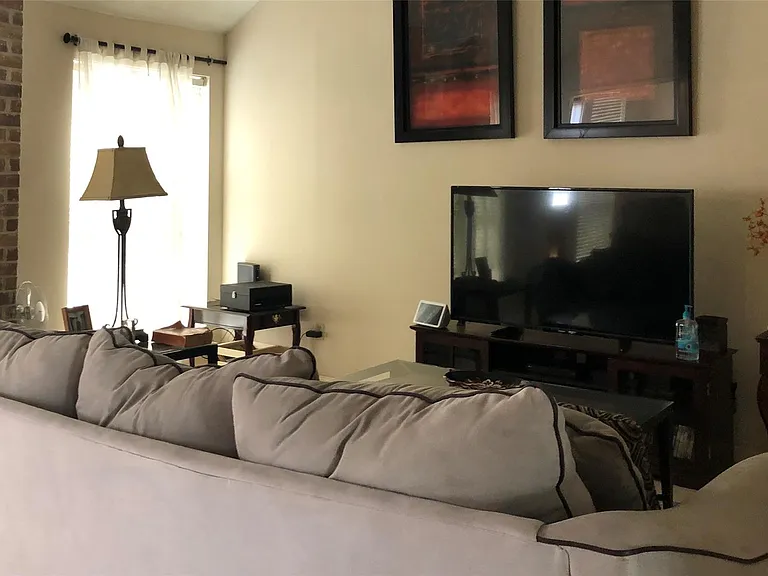 8715 Lawncliff Ln — Photo 6