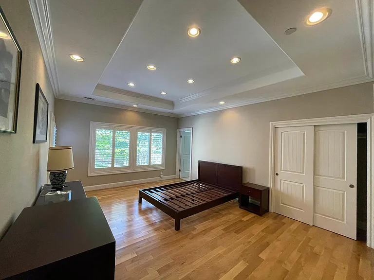 383 Hobart Ave — Photo 15