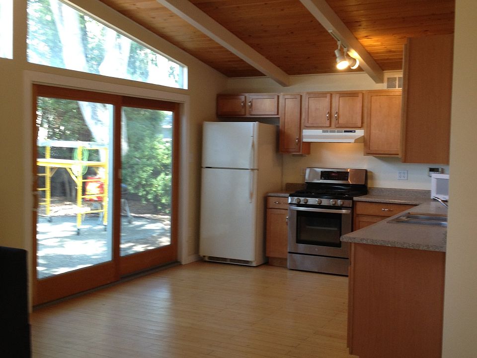 2nd image of 109 1/2 Price Ln