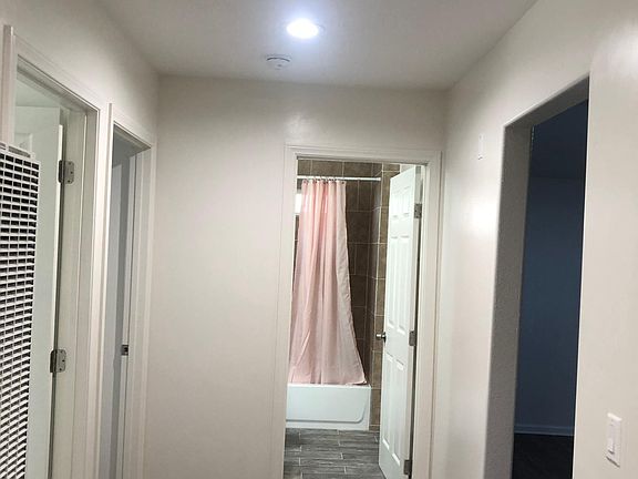 4th image of 614 B Ave #1