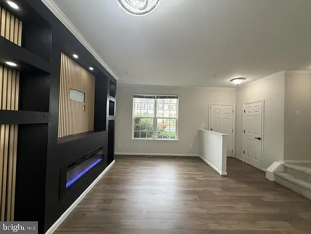 3 bed, 3.5 bath, 2320 sqft, $2,200 — Photo 2