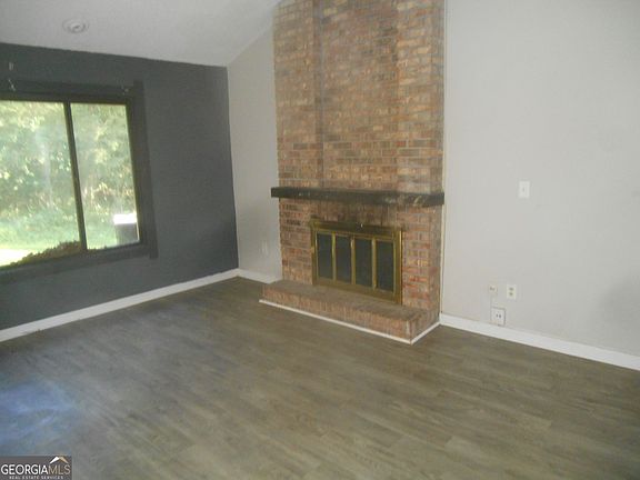 5th image of 1159 Village Way