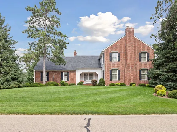 8160 Emerald Ln, Woodbury, MN 55125