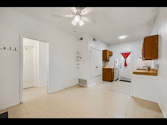 3rd image of 3206 King St APT 108