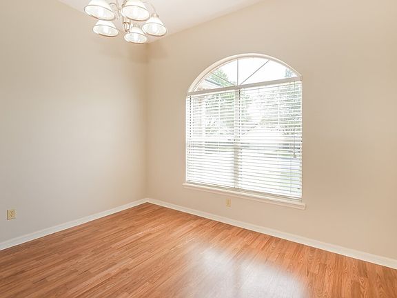 4th image of 9157 Camshire Dr