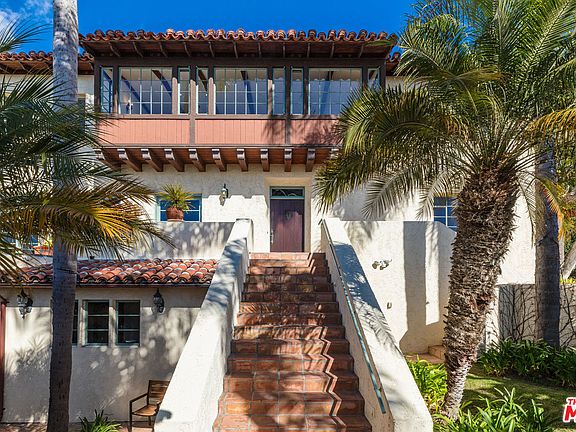 4th image of 21569 Paseo Serra St