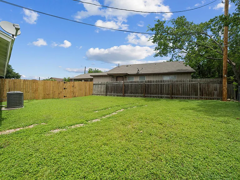 513 Texas Ave — Photo 28