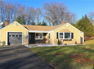 122 Glenview Dr, Newington, CT 06111