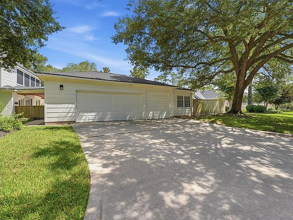 3rd image of 24802 Kennington Way