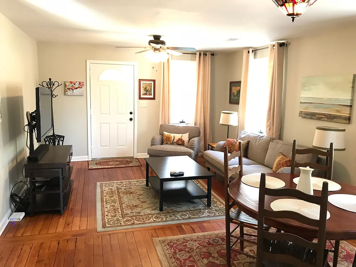 Living Room/Dining Room - 390 Wingo St