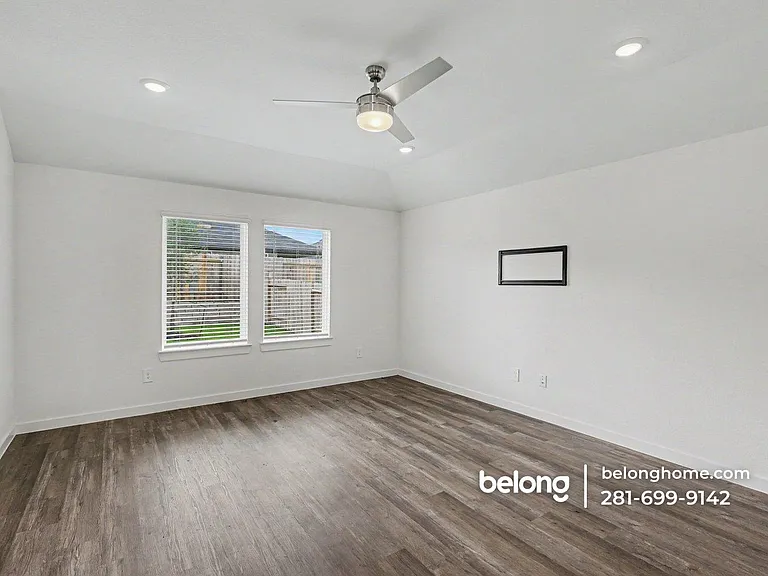 4222 Multnomah Falls Dr — Photo 2