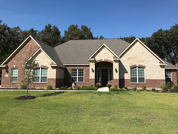 2nd image of 135 Dogwood Dr