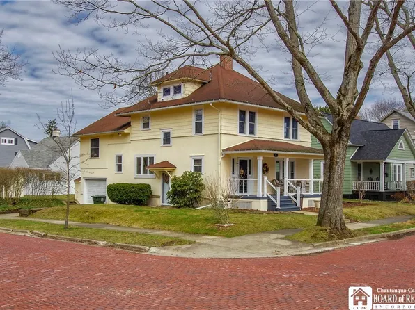 39 Clyde Ave, Jamestown, NY 14701