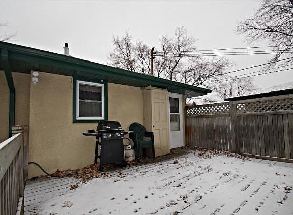 3rd image of 5560 Yates Ave N