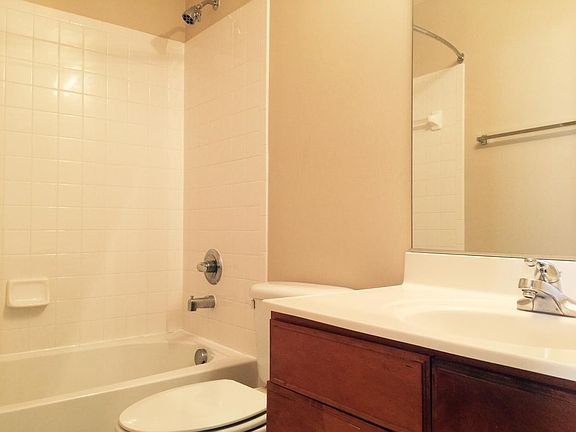 4th image of 212 Raynar Ct #1