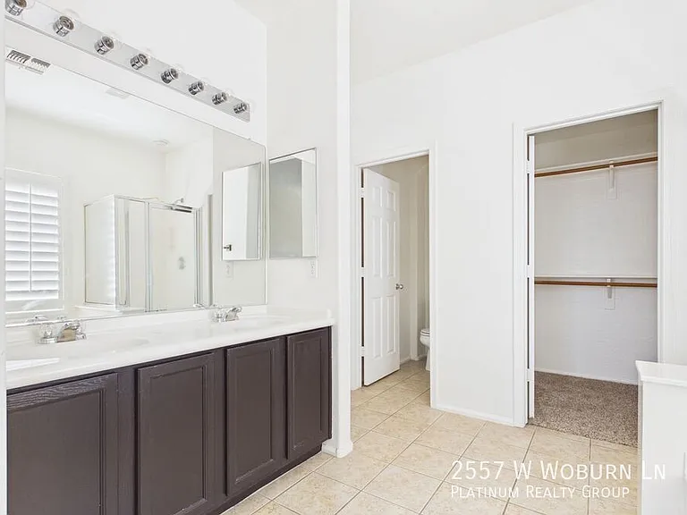 2557 W Woburn Ln — Photo 14