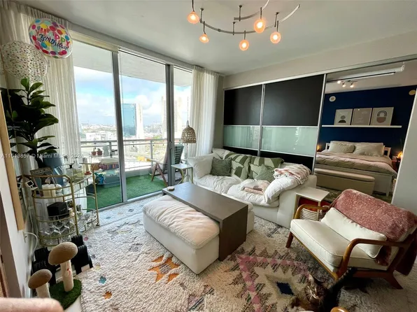 90 SW 3rd St APT 2207, Miami, FL 33130