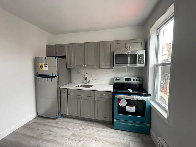 2731 N Darien St #2 — Photo 4