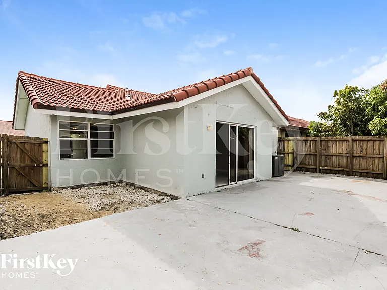 4610 SW 143rd Ct W — Photo 15