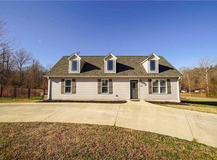 102 Winners Ct, Thomasville, NC 27360