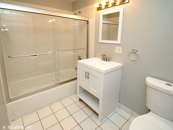 2nd image of 1822 S Bishop St #813