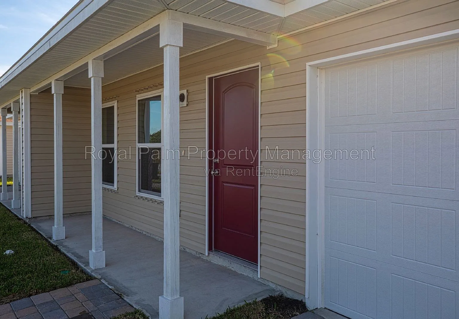 3 bed, 2.0 bath, 1002 sqft, $1,299 — Photo 3