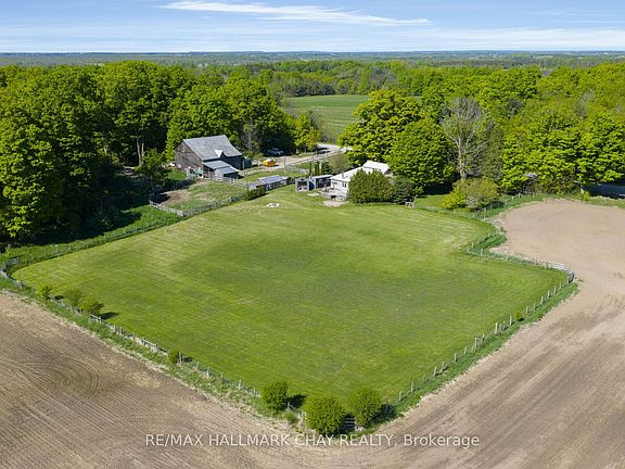 3rd image of 1424 Klondike Park Rd