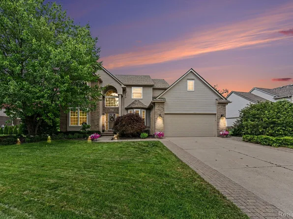 3178 Thimbleberry Ct, Wixom, MI 48393