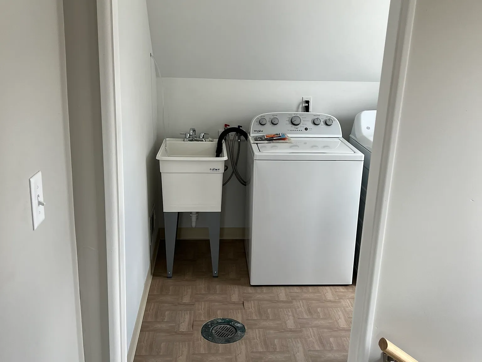 1 bed, 900 sqft, $1,050 — Photo 3