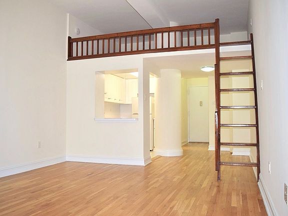 2nd image of 1 Astor Pl APT 9E