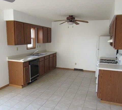 5th image of 4601 Bamburg Ave
