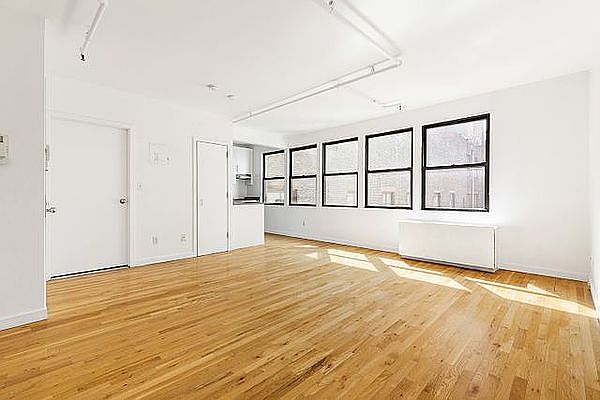 1st image of 20 E 14th St APT 6R