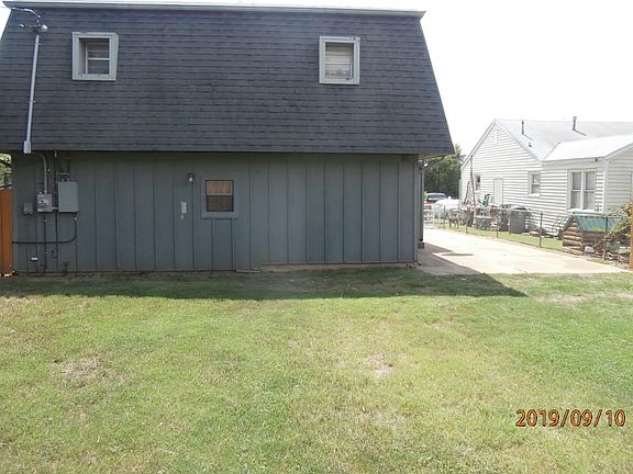 4th image of 1703 NW Columbia Ave