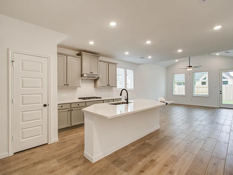 7231 Yarrow Blossom Ct — Photo 15