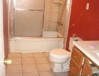 4th image of 2661 Mozart Ave
