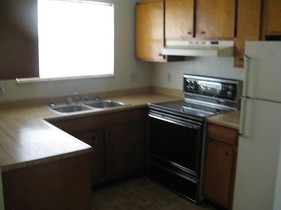2nd image of 3939 La Rosa Dr