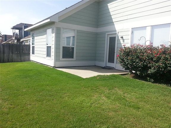3rd image of 9821 Old Field Dr
