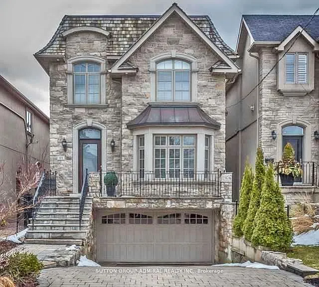 21 Dunblaine Ave — Photo 1