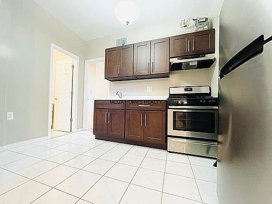 4th image of 28-33 37th St #3