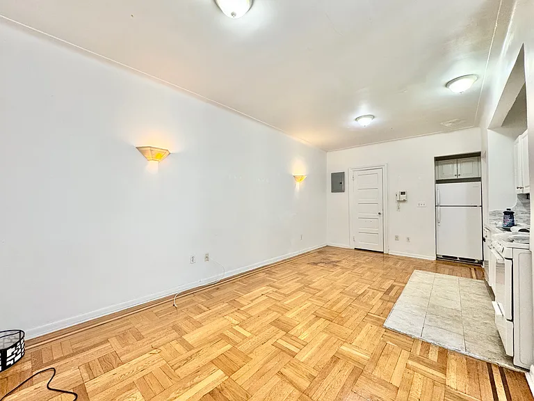 6015 Woodside Ave #5D — Photo 2