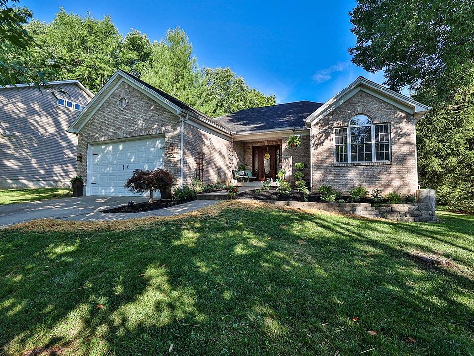 1st image of 1774 Cove Cir E