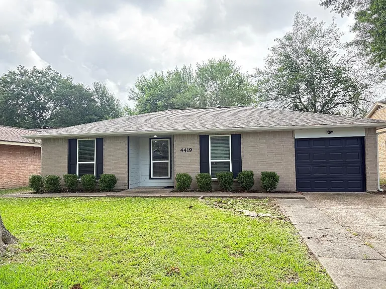 4419 Reynaldo Dr — Photo 2