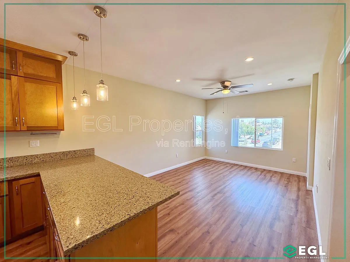 Building Photo - 4501 1/2 S Gramercy Pl