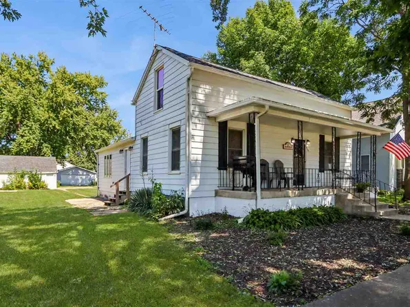 528 W Marion St, Marengo, IA 52301