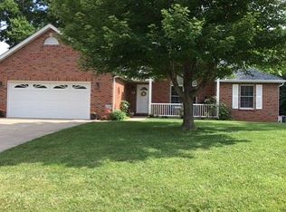 19 Oak Ridge Dr, Columbia, IL 62236