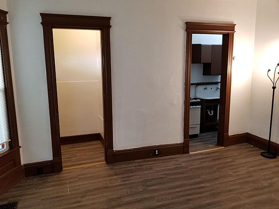 2nd image of 801 N Roosevelt Ave